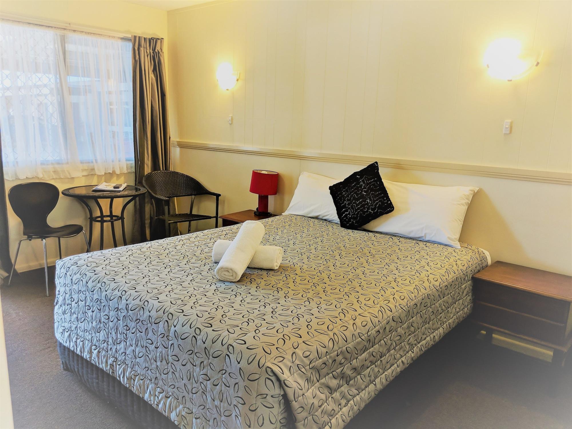 Miners Lodge Motor Inn Маккай Экстерьер фото
