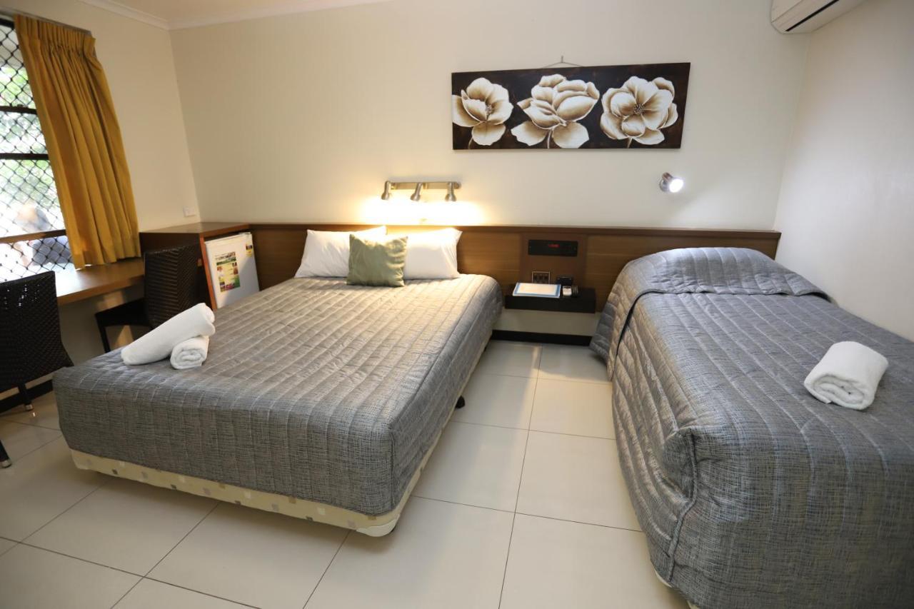 Miners Lodge Motor Inn Маккай Экстерьер фото