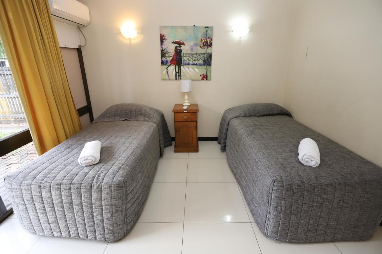 Miners Lodge Motor Inn Маккай Экстерьер фото