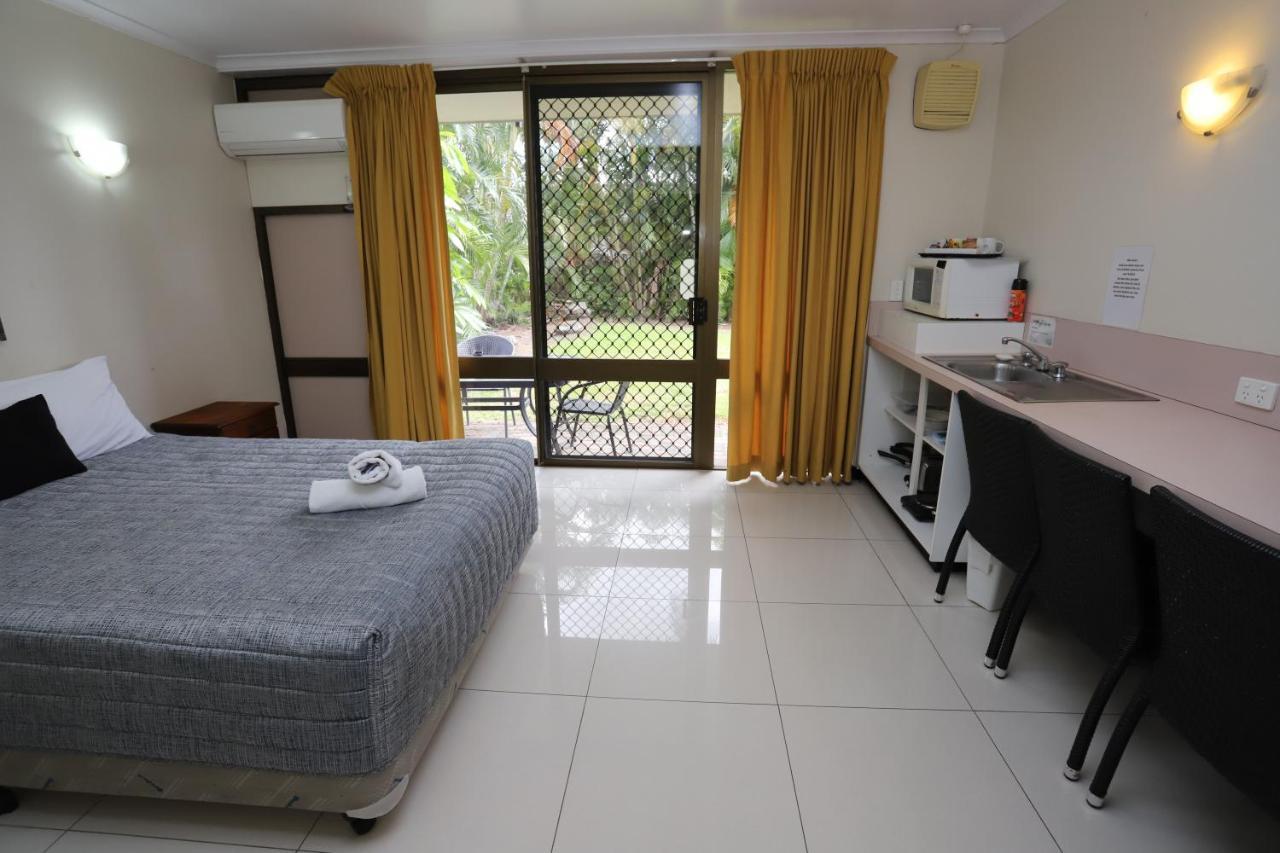 Miners Lodge Motor Inn Маккай Экстерьер фото