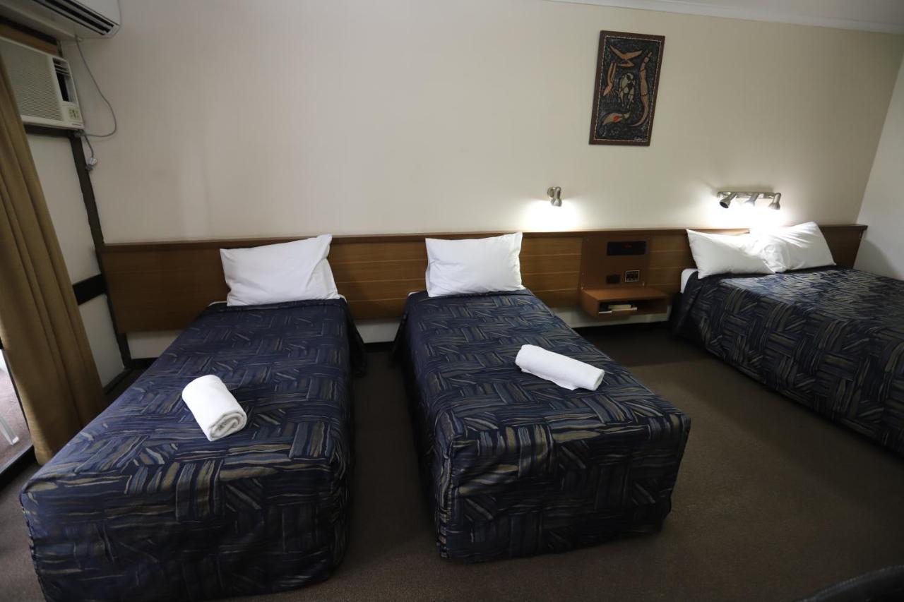 Miners Lodge Motor Inn Маккай Экстерьер фото