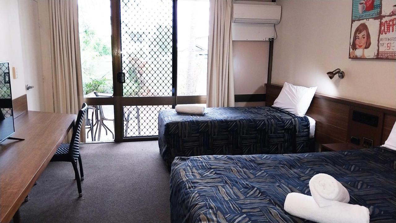 Miners Lodge Motor Inn Маккай Экстерьер фото