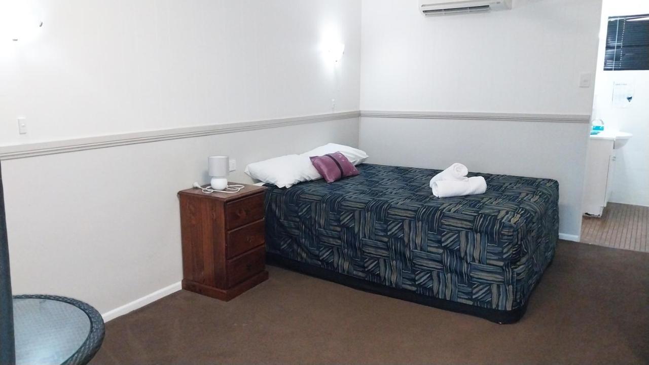 Miners Lodge Motor Inn Маккай Экстерьер фото