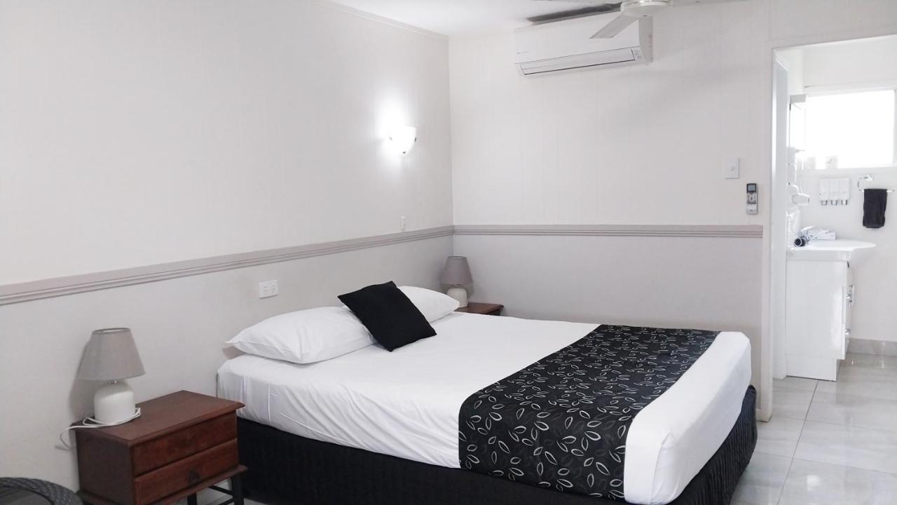 Miners Lodge Motor Inn Маккай Экстерьер фото