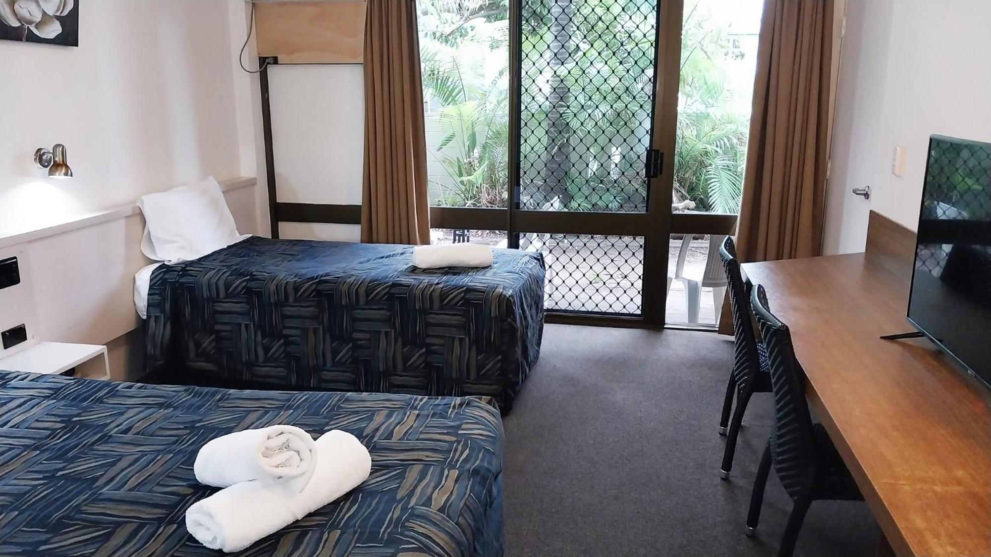 Miners Lodge Motor Inn Маккай Экстерьер фото