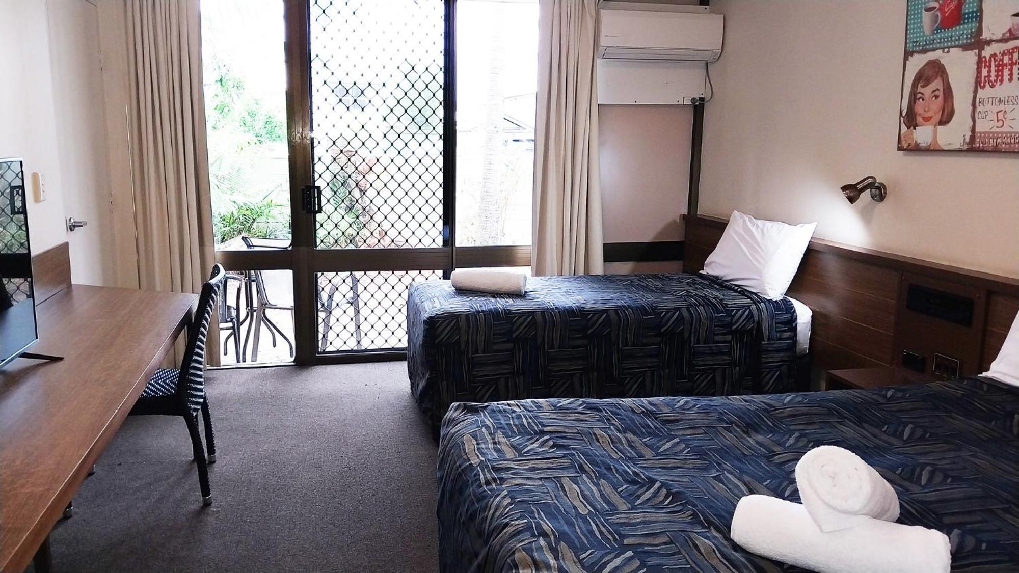 Miners Lodge Motor Inn Маккай Экстерьер фото